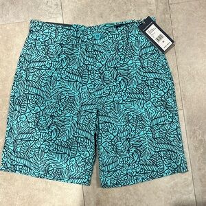 Vineyard vines 8” breaker shorts, waist 28